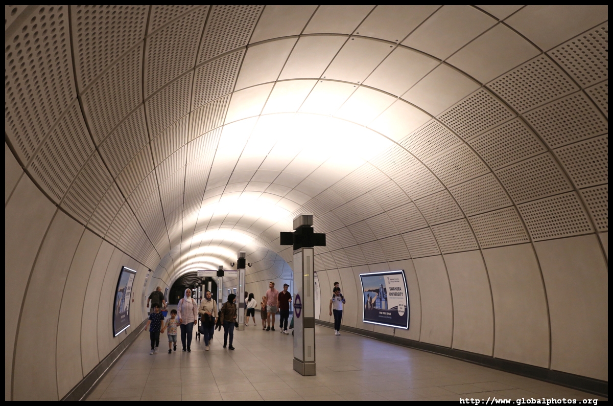 underground closest to tower of london